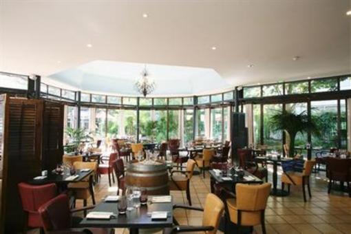 фото отеля Holiday Inn Paris Versailles Bougival