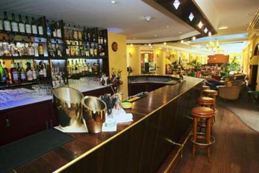 фото отеля Holiday Inn Paris Versailles Bougival