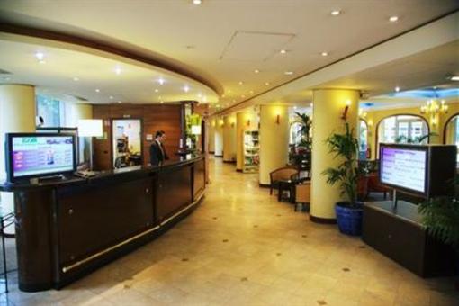 фото отеля Holiday Inn Paris Versailles Bougival