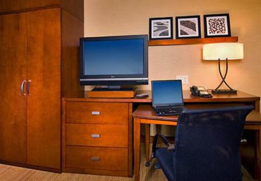 фото отеля Courtyard by Marriott Detroit Troy