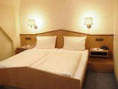 фото отеля Akzent Hotel Krone Helmstadt