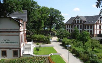 фото отеля Hotel Am Tiefwarensee