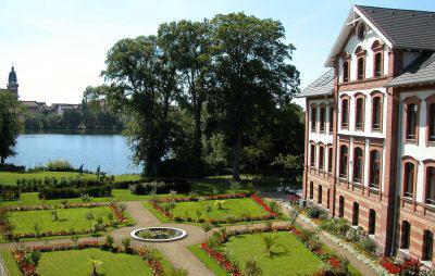 фото отеля Hotel Am Tiefwarensee