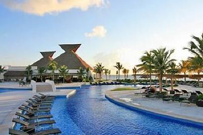 фото отеля BlueBay Grand Esmeralda Hotel Playa del Carmen