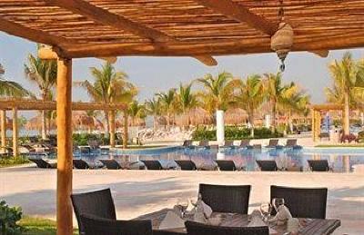 фото отеля BlueBay Grand Esmeralda Hotel Playa del Carmen