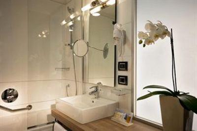 фото отеля Doubletree by Hilton Milan