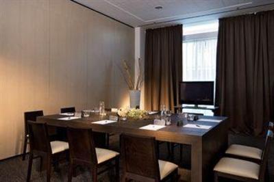 фото отеля Doubletree by Hilton Milan