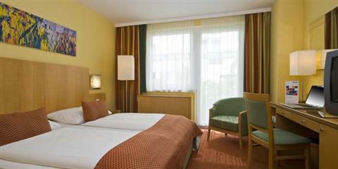 фото отеля Park Inn by Radisson Uno City Vienna