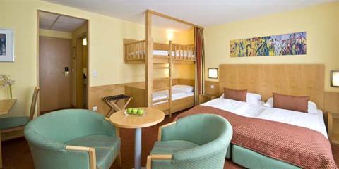 фото отеля Park Inn by Radisson Uno City Vienna
