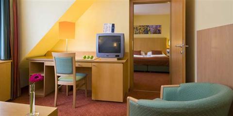 фото отеля Park Inn by Radisson Uno City Vienna