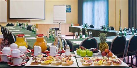 фото отеля Park Inn by Radisson Uno City Vienna