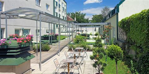 фото отеля Park Inn by Radisson Uno City Vienna