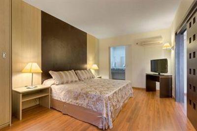фото отеля Tulip Inn Santa Felicidade