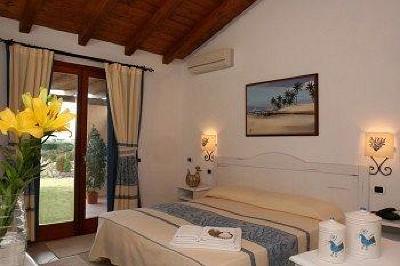 фото отеля Tupei Resort Calasetta