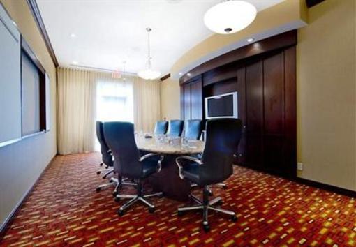 фото отеля Courtyard Mississauga Airport Corporate Centre West