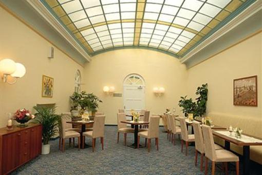 фото отеля Badhotel Bad Bruckenau