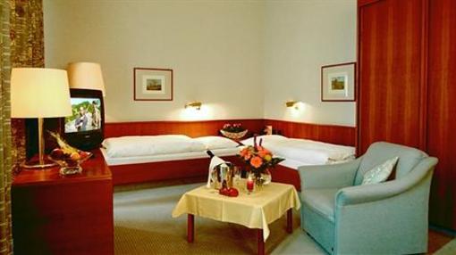 фото отеля Badhotel Bad Bruckenau