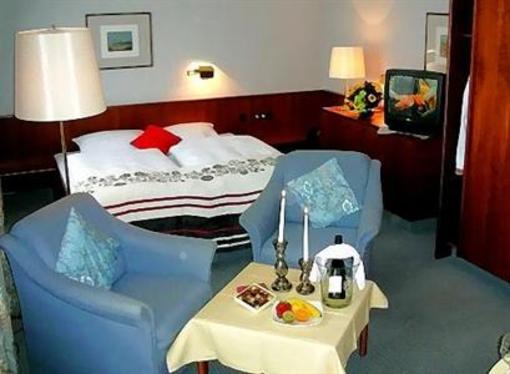 фото отеля Badhotel Bad Bruckenau