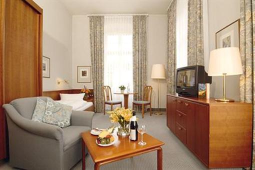 фото отеля Badhotel Bad Bruckenau