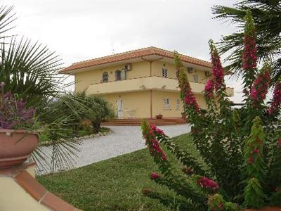 фото отеля Damanse Hotel Ricadi