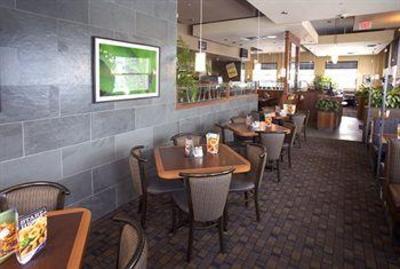 фото отеля Sandman Hotel & Suites Winnipeg Airport