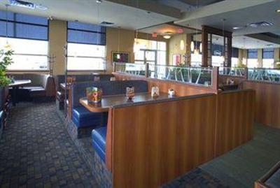 фото отеля Sandman Hotel & Suites Winnipeg Airport