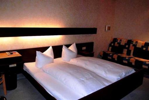 фото отеля Hotel Am Bad Tübingen