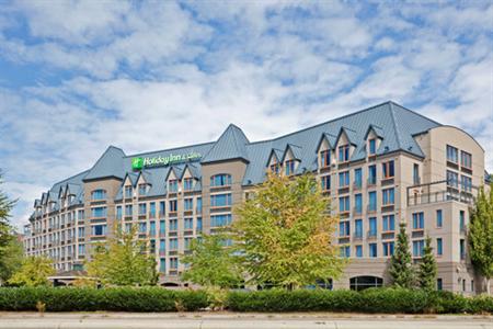 фото отеля Holiday Inn Hotel & Suites North Vancouver