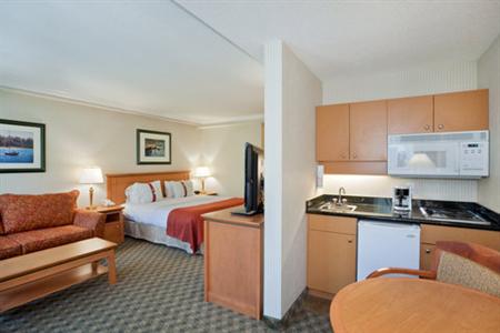 фото отеля Holiday Inn Hotel & Suites North Vancouver