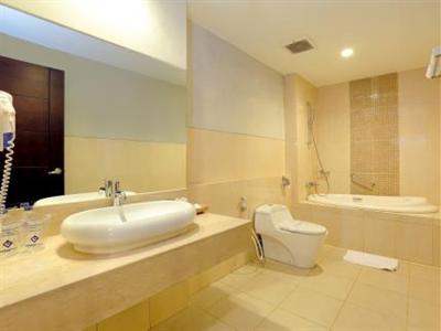 фото отеля Lombok Plaza Hotel and Convention