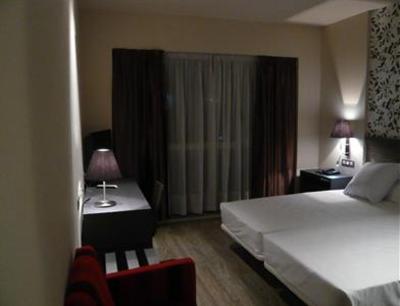 фото отеля Hotel Plaza Feria