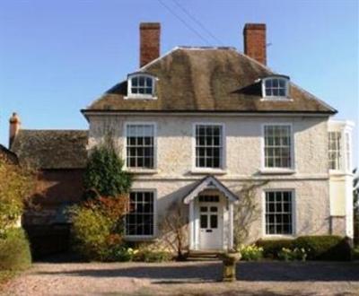 фото отеля Trelough House B&B