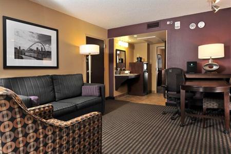 фото отеля Embassy Suites Hotel Des Moines-On The River