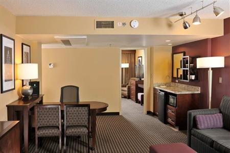 фото отеля Embassy Suites Hotel Des Moines-On The River