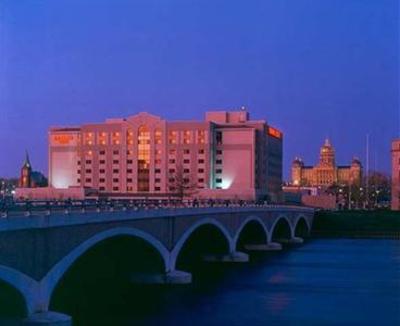 фото отеля Embassy Suites Hotel Des Moines-On The River