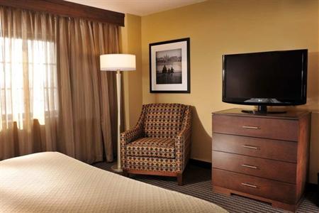 фото отеля Embassy Suites Hotel Des Moines-On The River