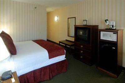 фото отеля LivINN Hotel Sharonville