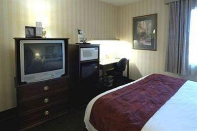 фото отеля LivINN Hotel Sharonville