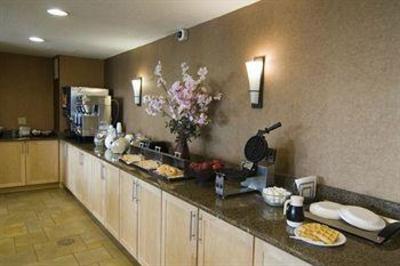 фото отеля LivINN Hotel Sharonville