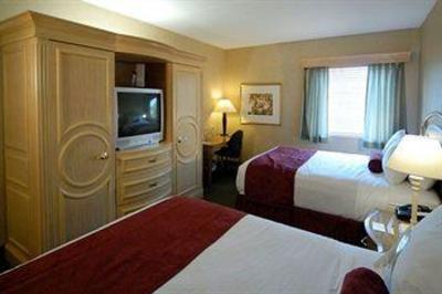 фото отеля LivINN Hotel Sharonville
