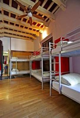фото отеля Traveler's Inn Seville