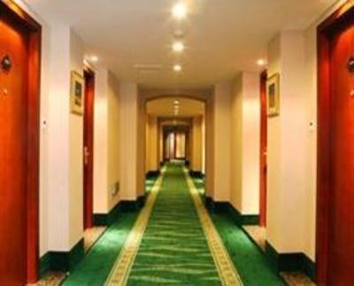 фото отеля GreenTree Inn Linyi Kaiyuan Road Business Hotel