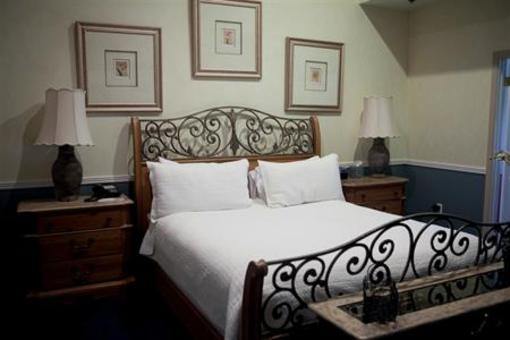 фото отеля Purple Orchid Inn Resort & Spa