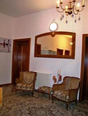 фото отеля Weltsprachen Hostel Ratten