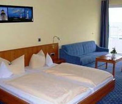 фото отеля Yachthafen Hotel
