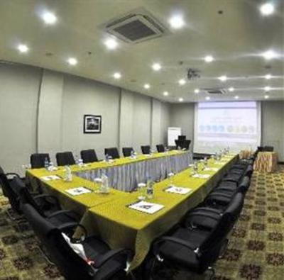 фото отеля Golden Tulip Hail Hotel