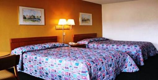 фото отеля Speedway Inn