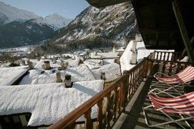 фото отеля Logis Hotel Meuble Emile Rey