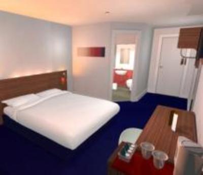 фото отеля Travelodge Llanelli Central