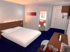 фото отеля Travelodge Llanelli Central